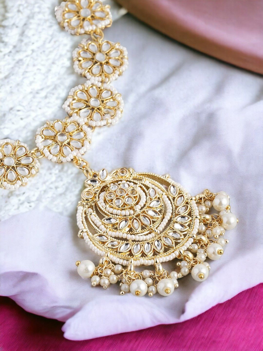 

Anouk Kundan Studded Head Jewellery, Gold