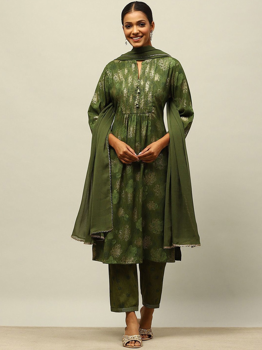 

Rangriti Floral Printed Gathered Straight Kurta With Salwar & Dupatta, Green