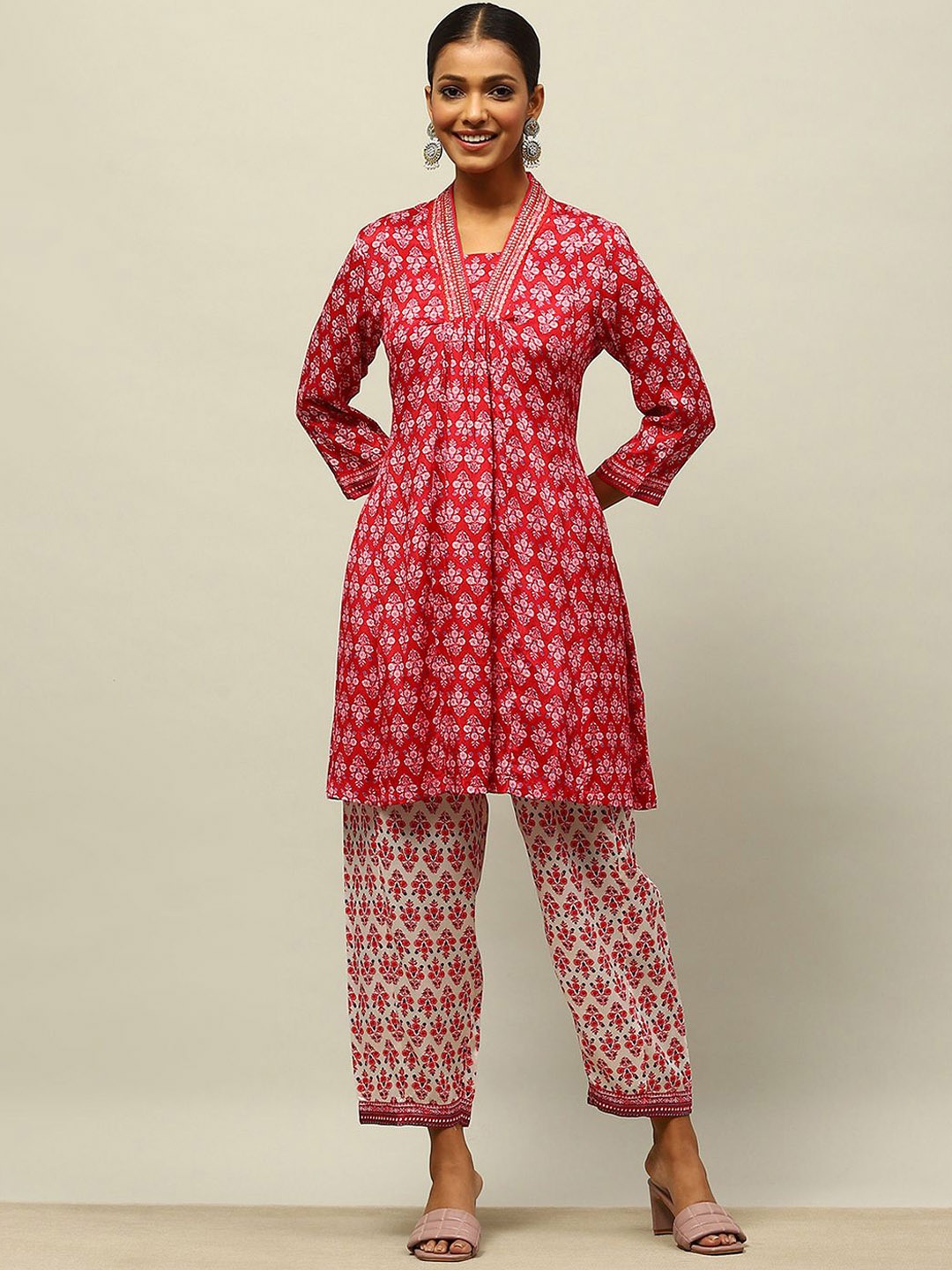 

Rangriti Floral Printed A-Line Pleated Kurta With Palazzos, Red