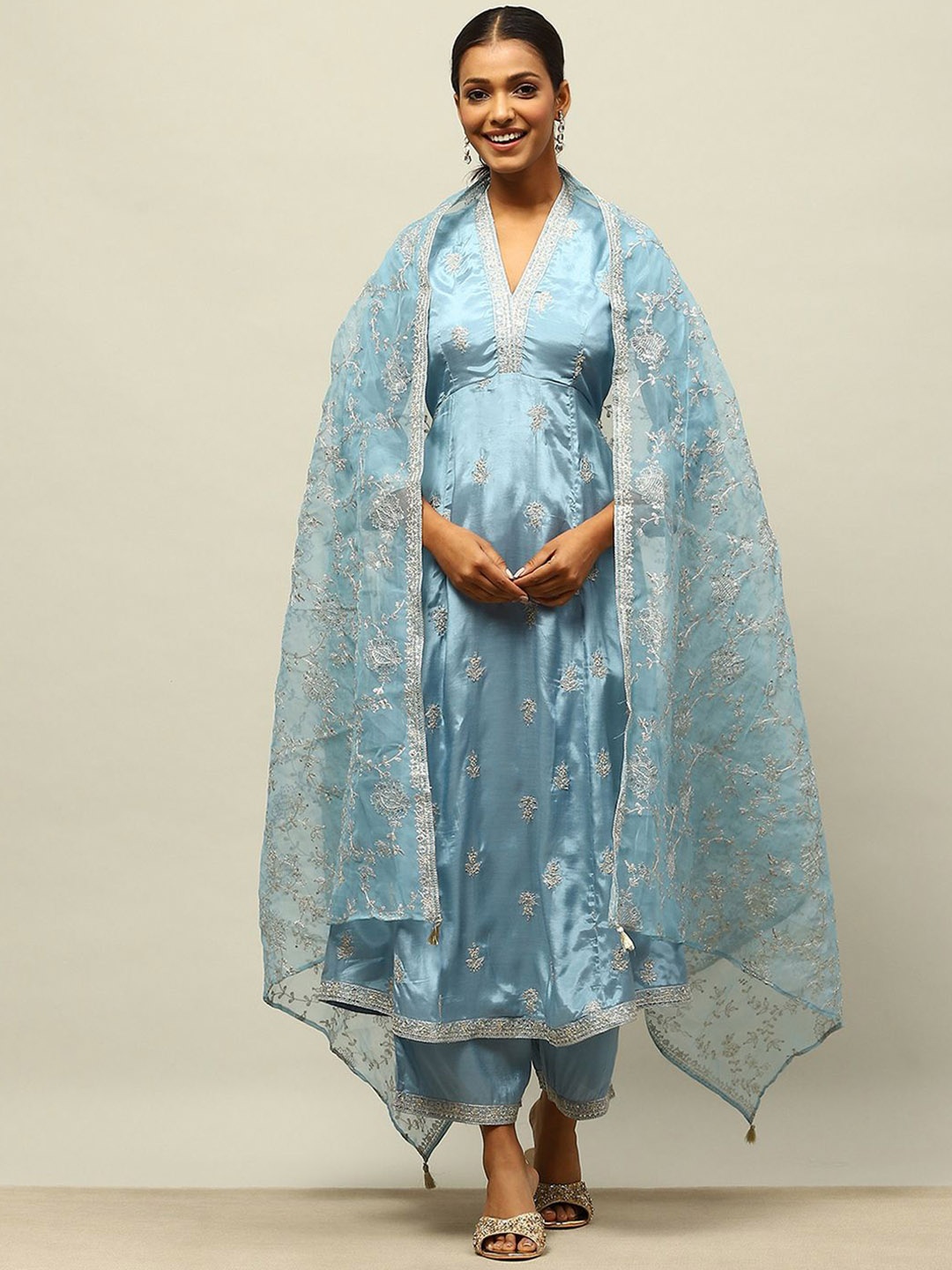 

Rangriti Women Floral Embroidered Regular Kurta with Palazzos & With Dupatta, Blue