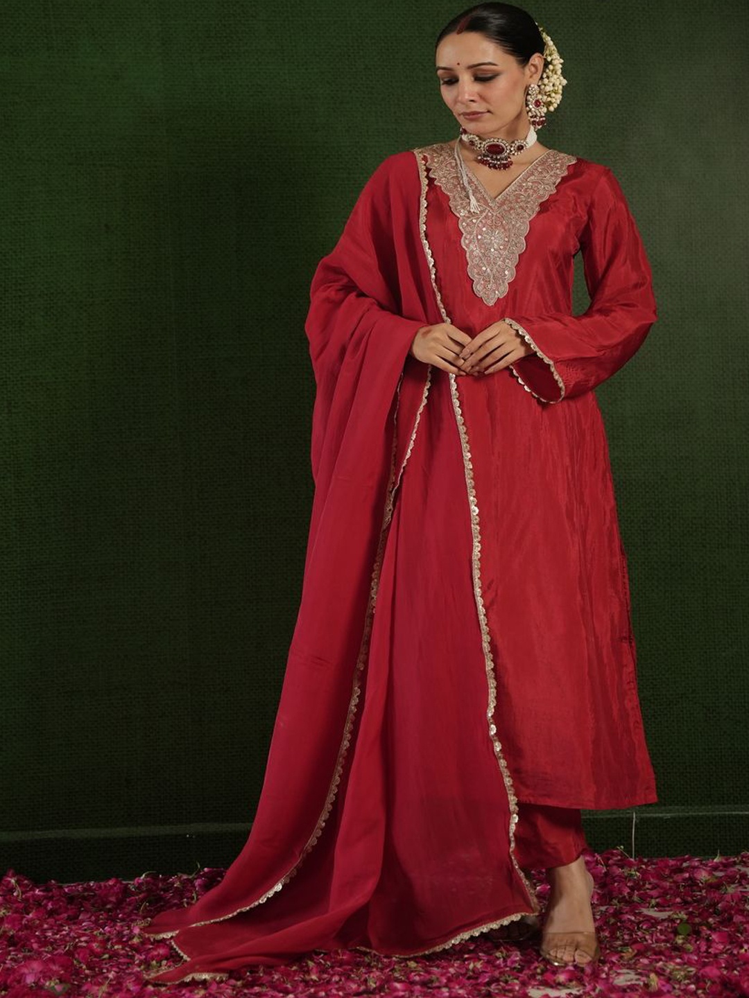 

OneWe Floral Embroidered Zari Pure Silk Straight Kurta With Trousers & Dupatta, Red