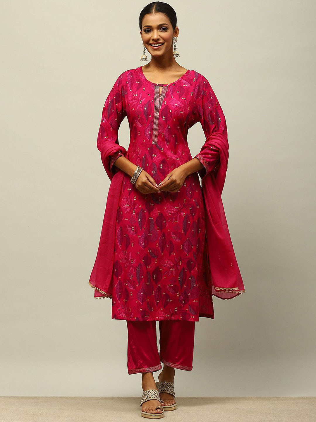 

Rangriti Women Floral Printed Regular Kurta with Salwar & With Dupatta, Purple