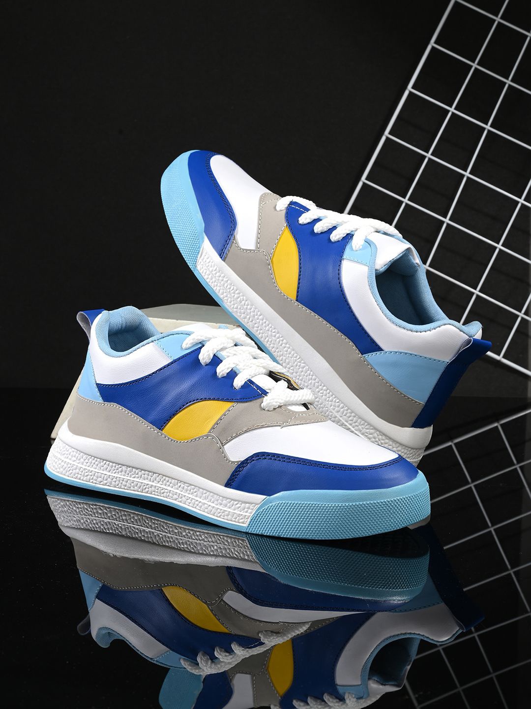 

HERE&NOW Men Colourblocked Lightweight PU Sneakers, Blue