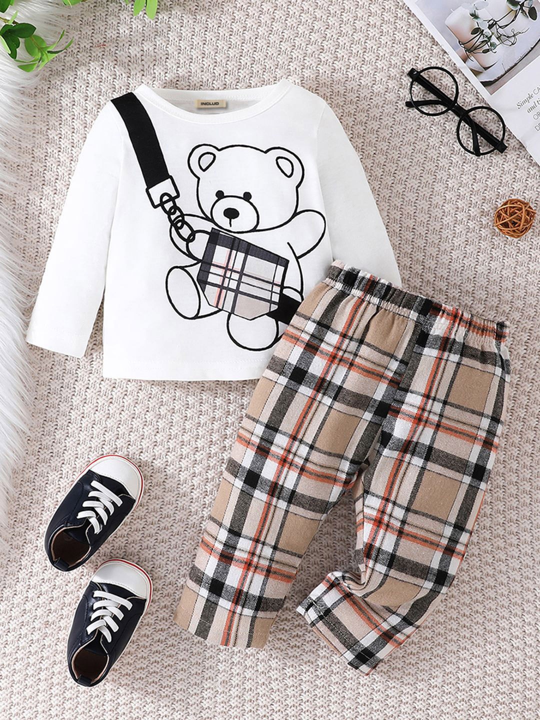 

INCLUD Boys Printed Round Neck Long Sleeves T-Shirt With Trouser, White