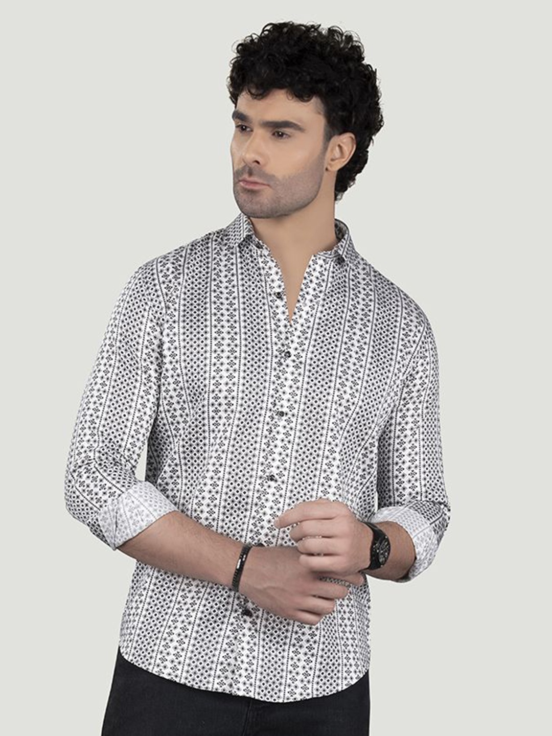 

ALMATY Men Comfort Spread Collar Geometric Printed Cotton Slim Fit Casual Shirt, White