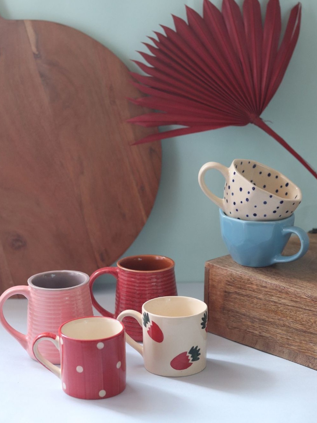 

WEAVING HOMES Red & White 6 Pieces Printed Ceramic Glossy Mugs 250ml