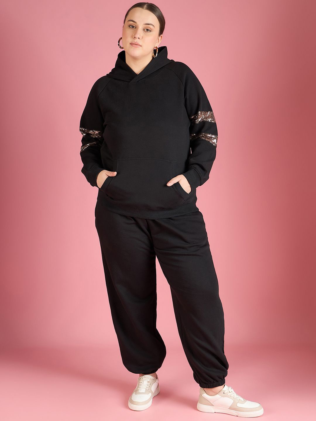 

AUSTIVO Hooded Sweatshirt With Joggers, Black