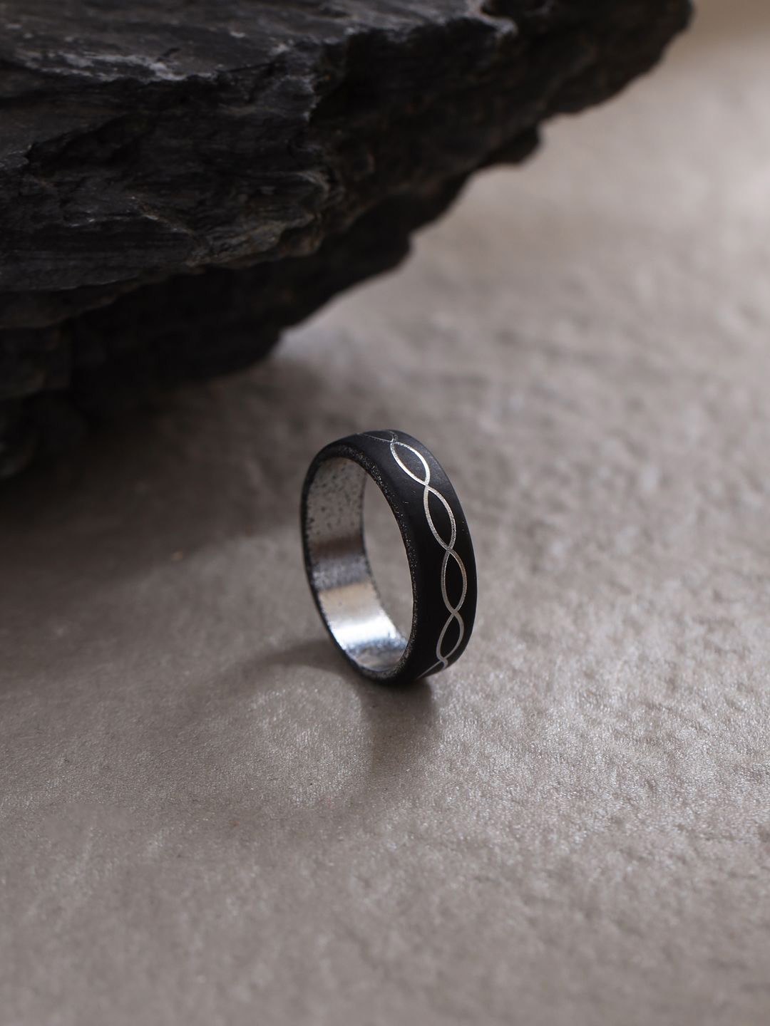 

NVR Men Rhodium-Plated Finger Ring, Black