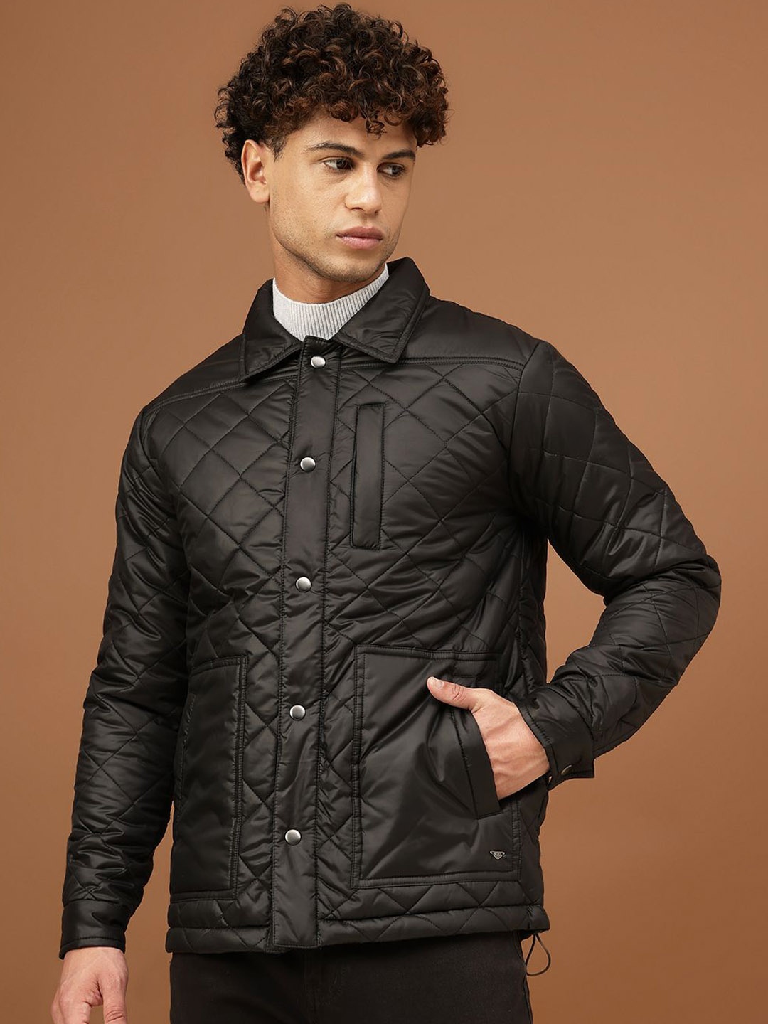 

Richlook Men Spread Collar Solid Casual Quilted Jacket, Black