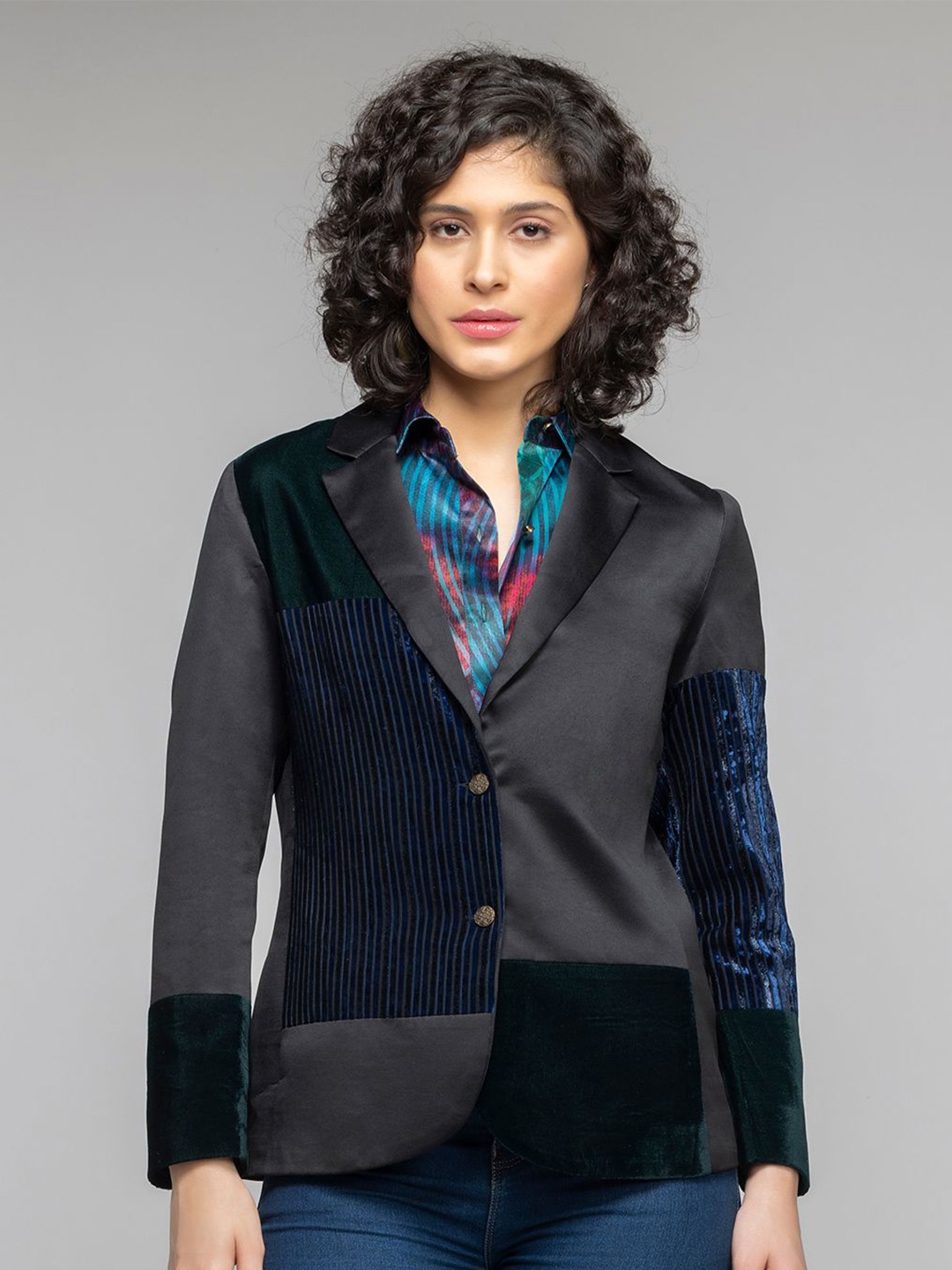 

SHAYE Notch Lapel Collar Single Breasted Satin Blazers, Black