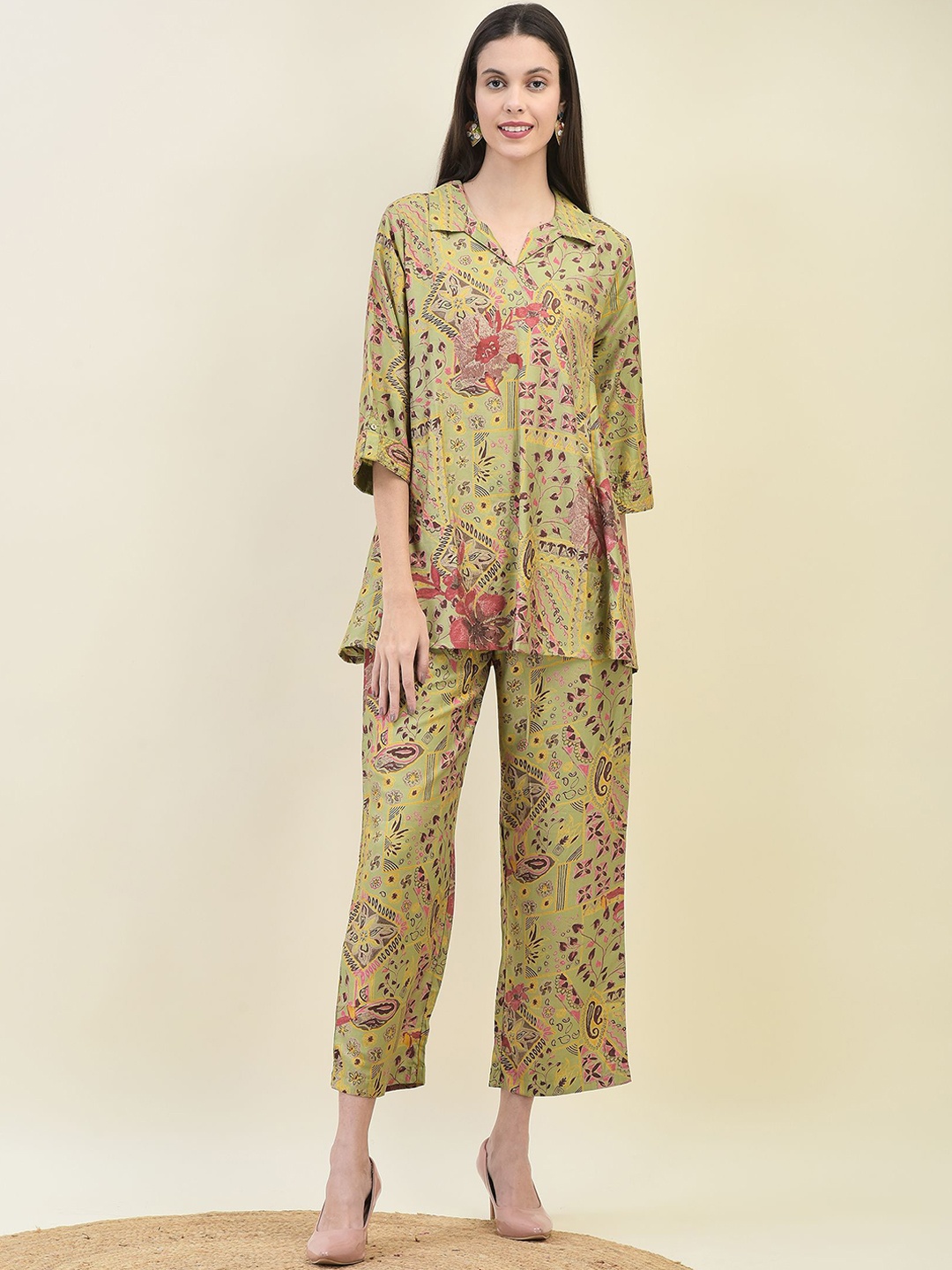 

Shree Floral Printed Shirt Collar Neck Three-Quarter Sleeves Top With Trouser, Green