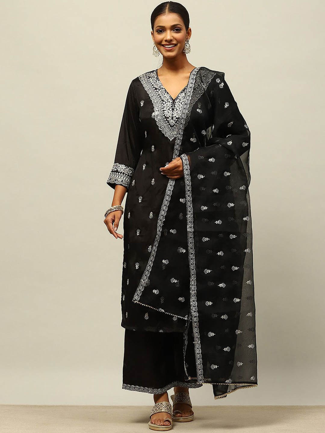 

Rangriti Women Embroidered Regular Kurta with Palazzos & With Dupatta, Black