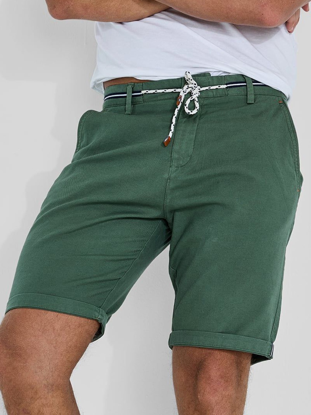

Snitch Men Mid-Rise Linen Regular Fit Shorts, Green