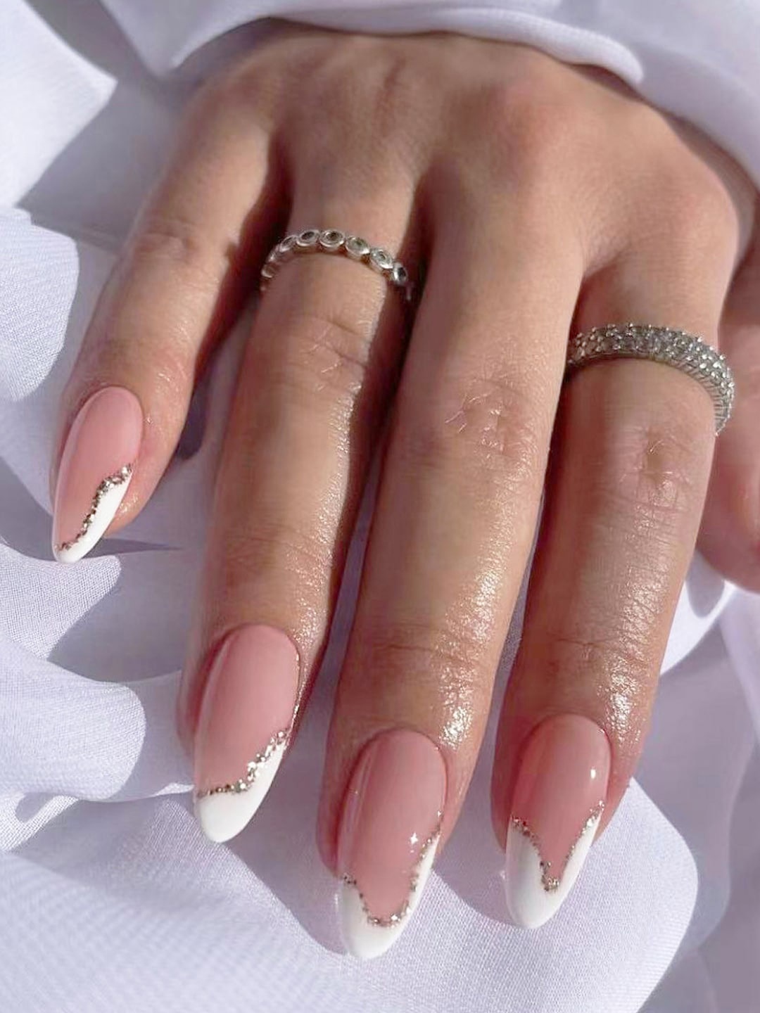 

Secret Lives 24 Pieces Translucent & Glitter Fake Nail Extensions, White
