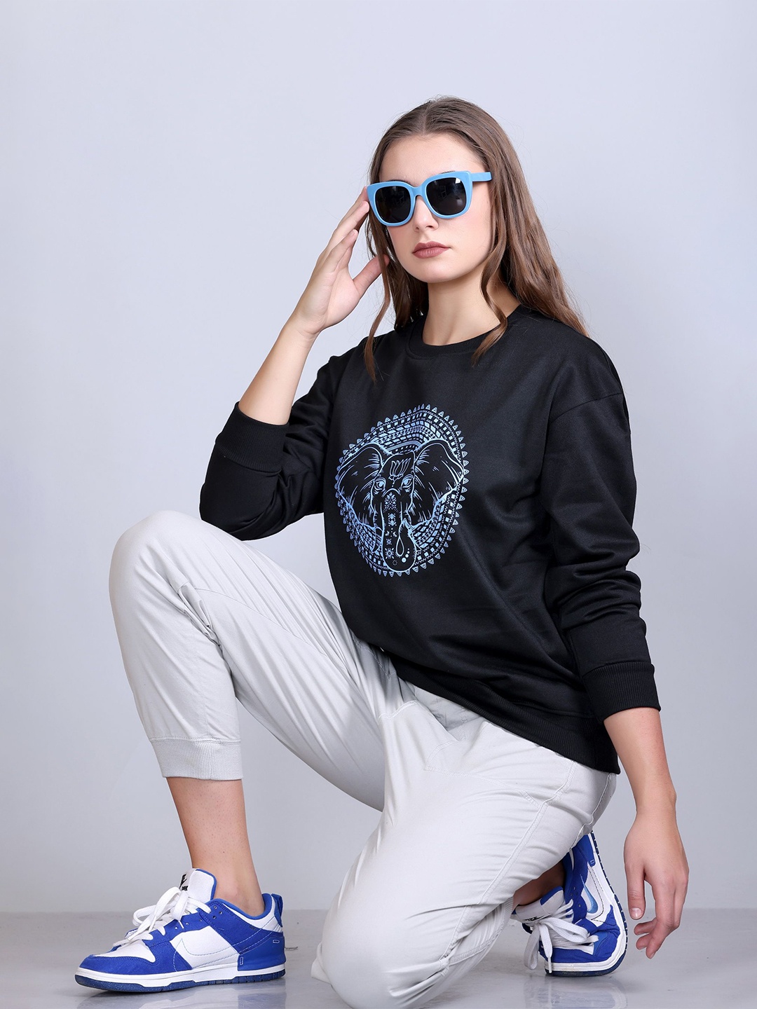 

Obaan Women Printed Sweatshirt, Black