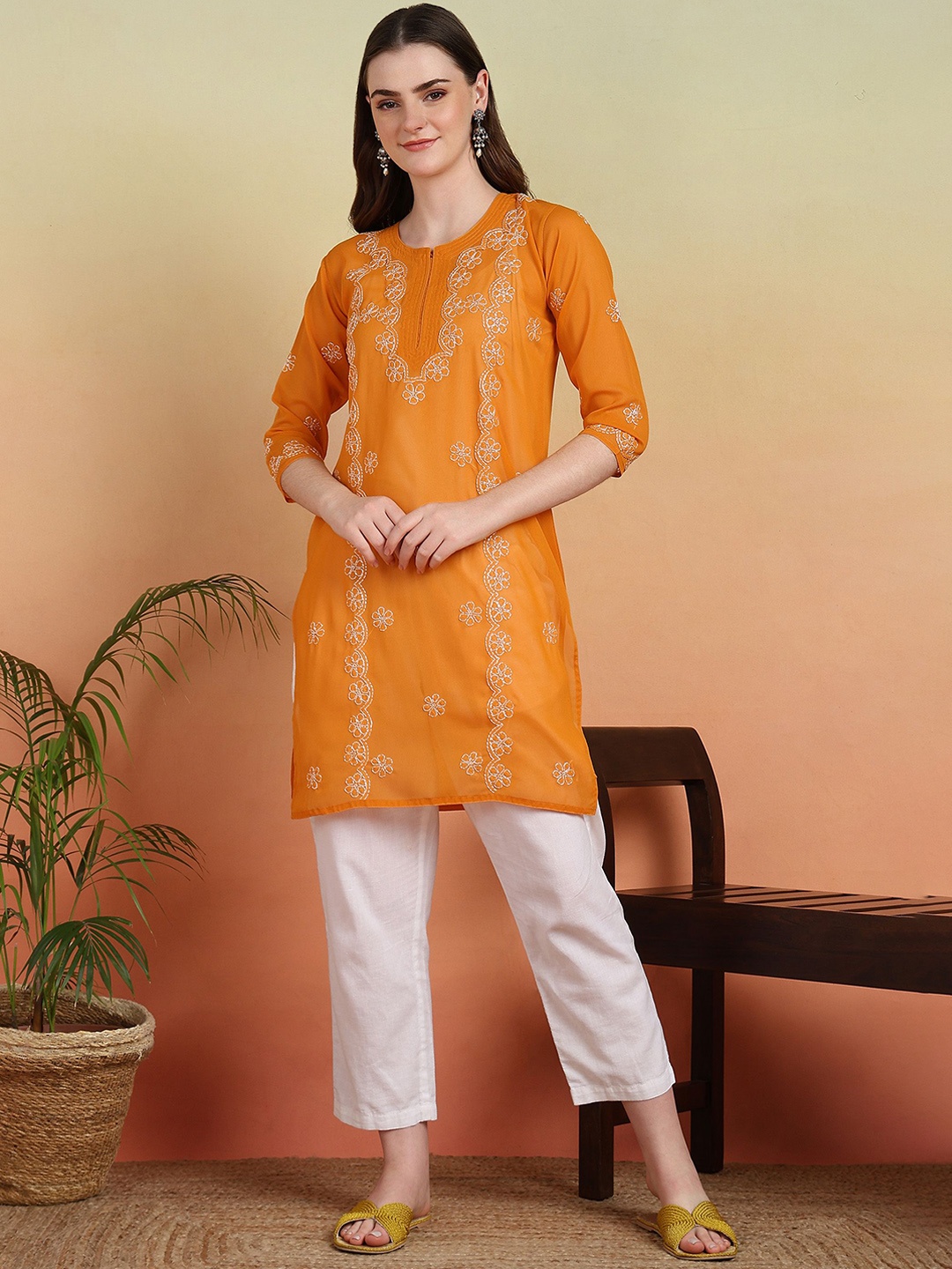 

VAHSON Floral Embroidered Round Neck Three-Quarter Sleeves Chikankari Georgette Kurta, Mustard