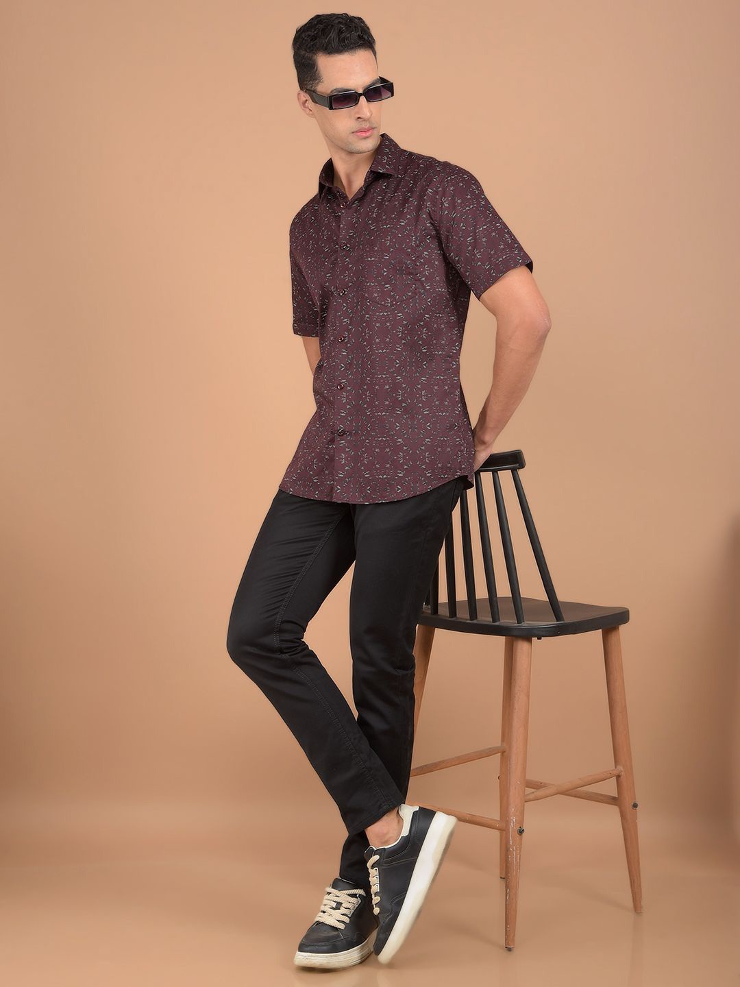 

Crimsoune Club Men Spread Collar Abstract Printed Cotton Slim Fit Casual Shirt, Maroon