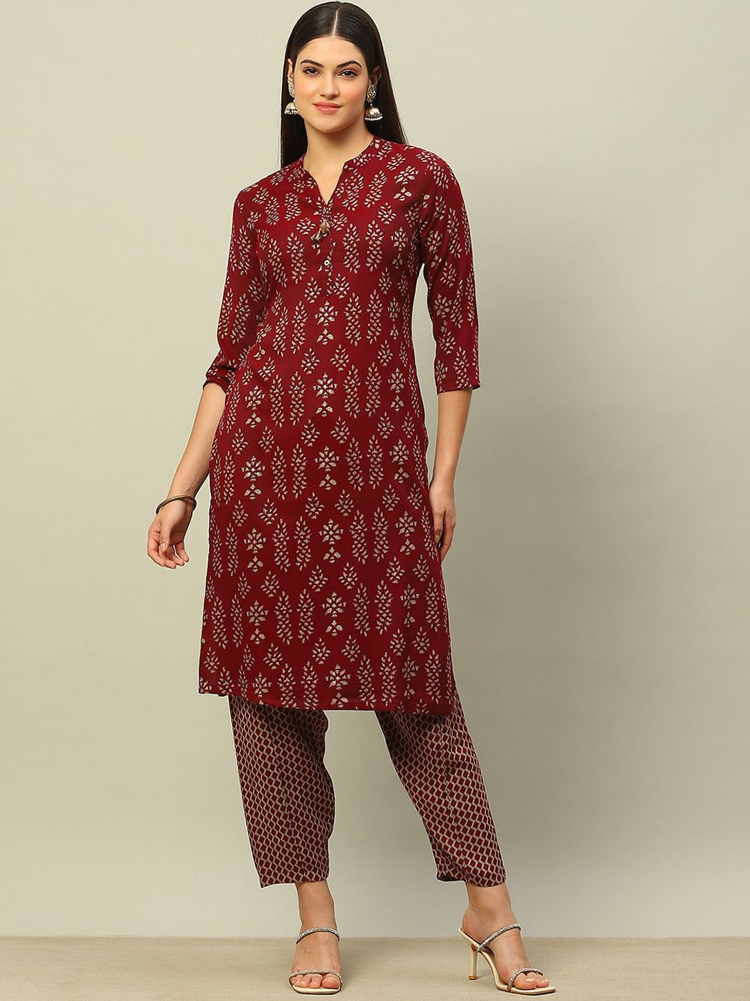 

Rangriti Floral Printed Straight Kurta with Trousers, Maroon