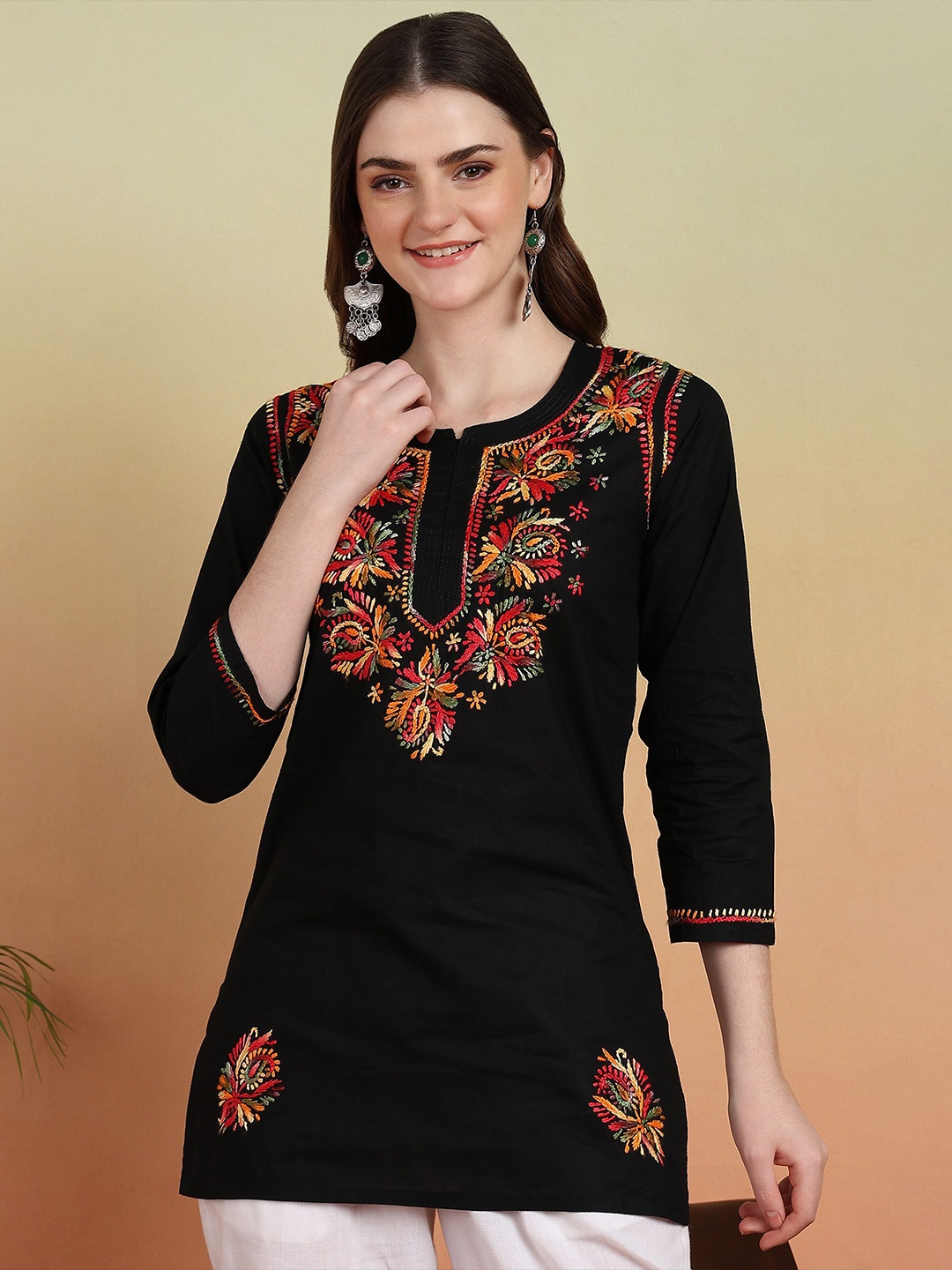

VAHSON Women Ethnic Motifs Embroidered Chikankari Kurti, Black