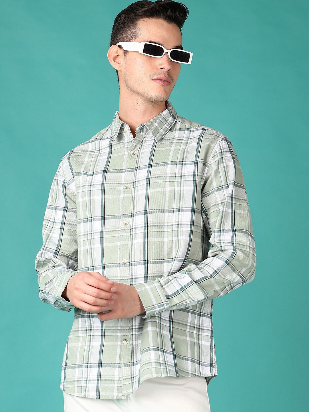 

V-Mart Men Spread Collar Tartan Checked Cotton Casual Shirt, Green