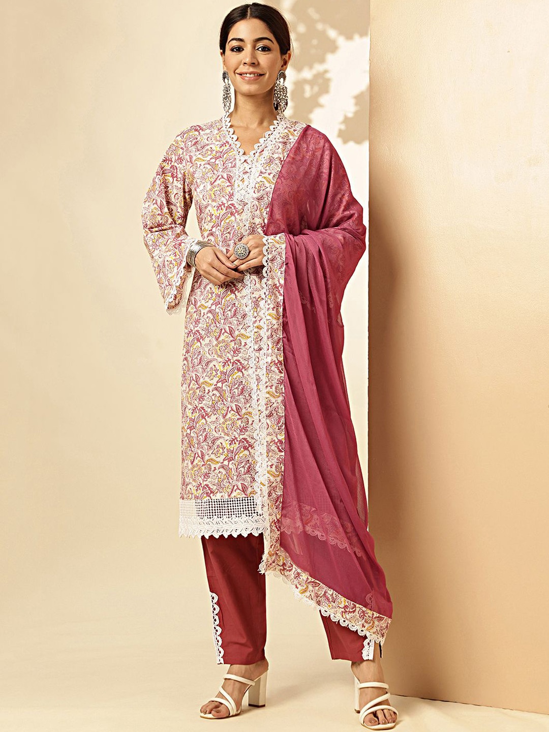 

Vbuyz Floral Printed Pure Cotton Straight Kurta with Trousers & With Dupatta, White