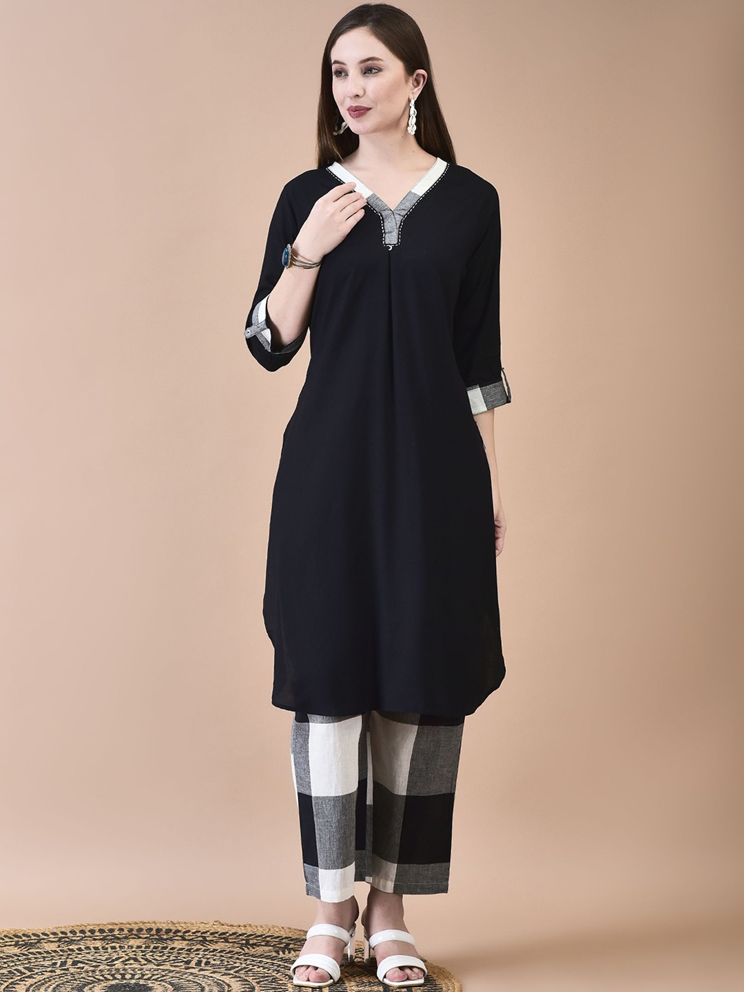 

Shree V-Neck Three-Quarter Sleeves Regular Liva Straight Kurta With Trouser, Black