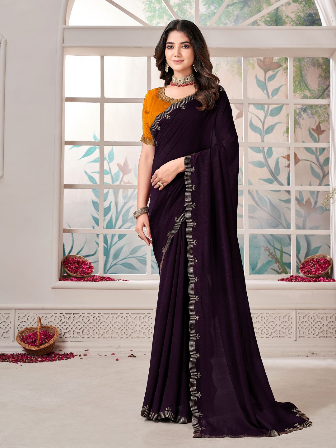 

Arron Creats Embroidered Solid Saree, Burgundy