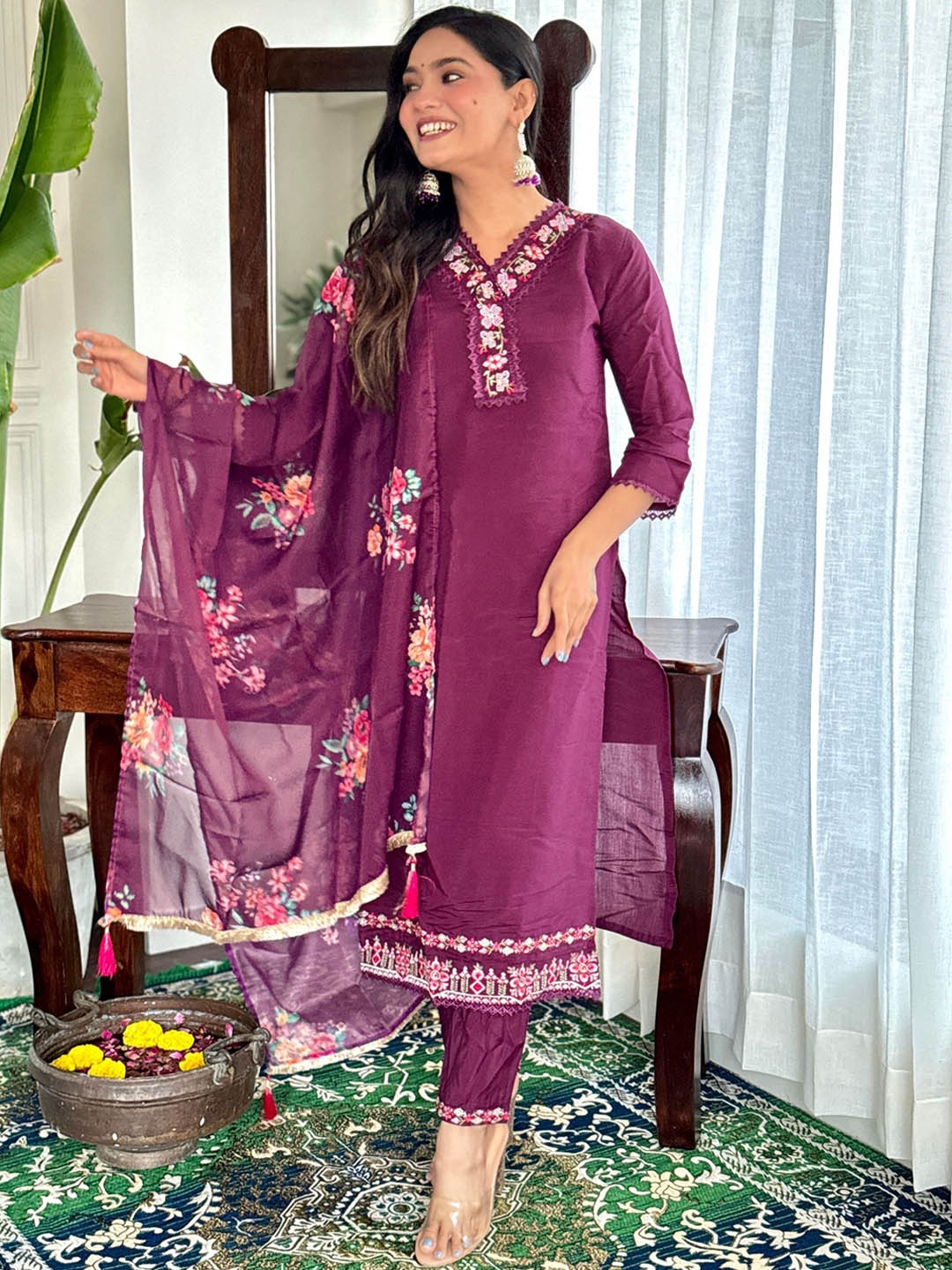 

BLACK SCISSOR Embroidered Regular Chanderi Silk Straight Kurta with Trousers & Dupatta, Purple