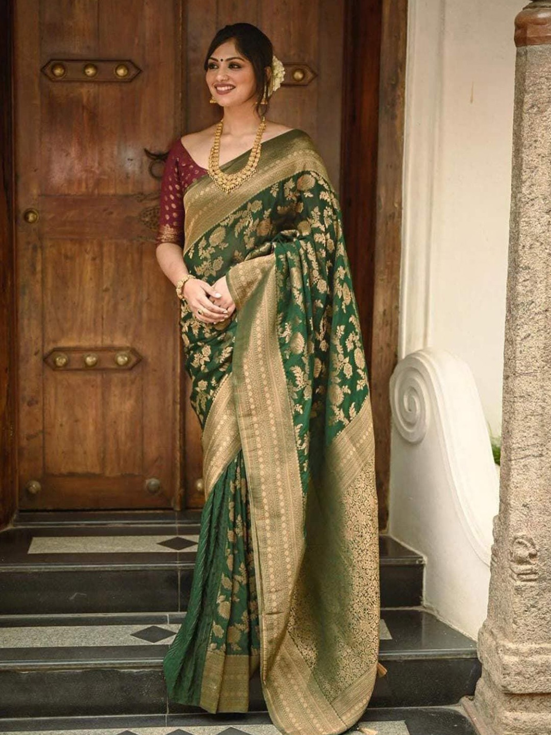 

KALINI Woven Design Pure Silk Banarasi Saree, Green