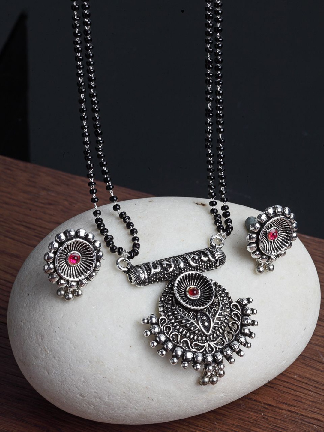 

Anouk Silver-Plated Stone-Studded Oxidised Mangalsutra