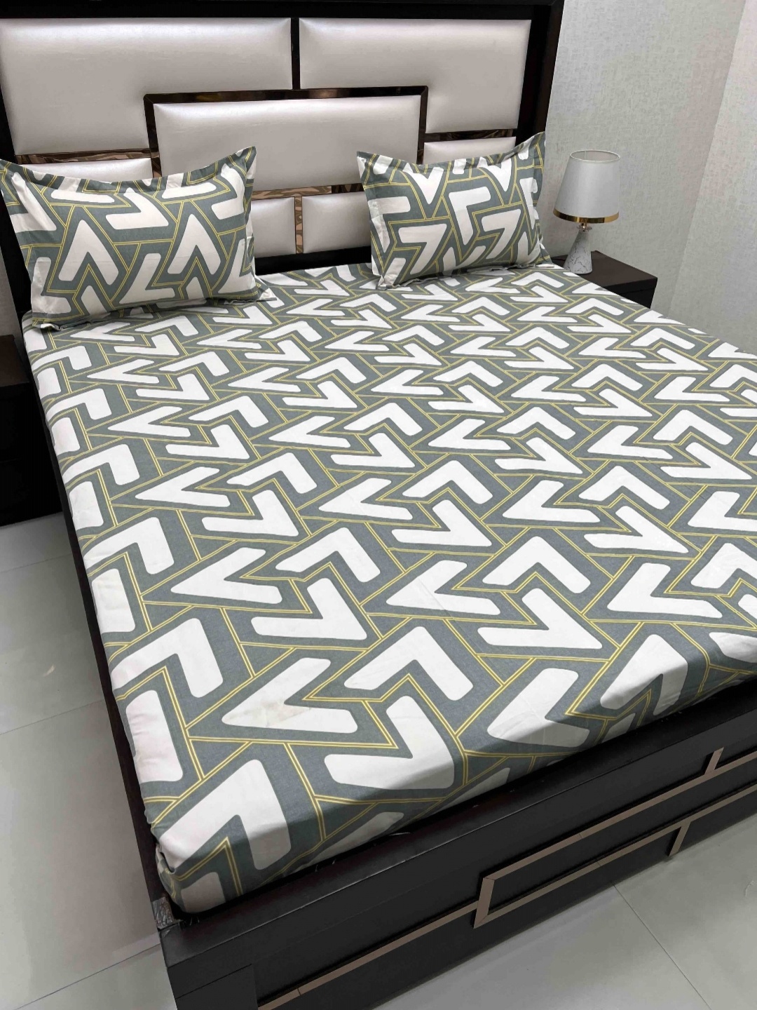 

Pure Decor King Size Double Bed Bedsheet With 2 Pillow Covers 2.74m X 2.74m, Grey