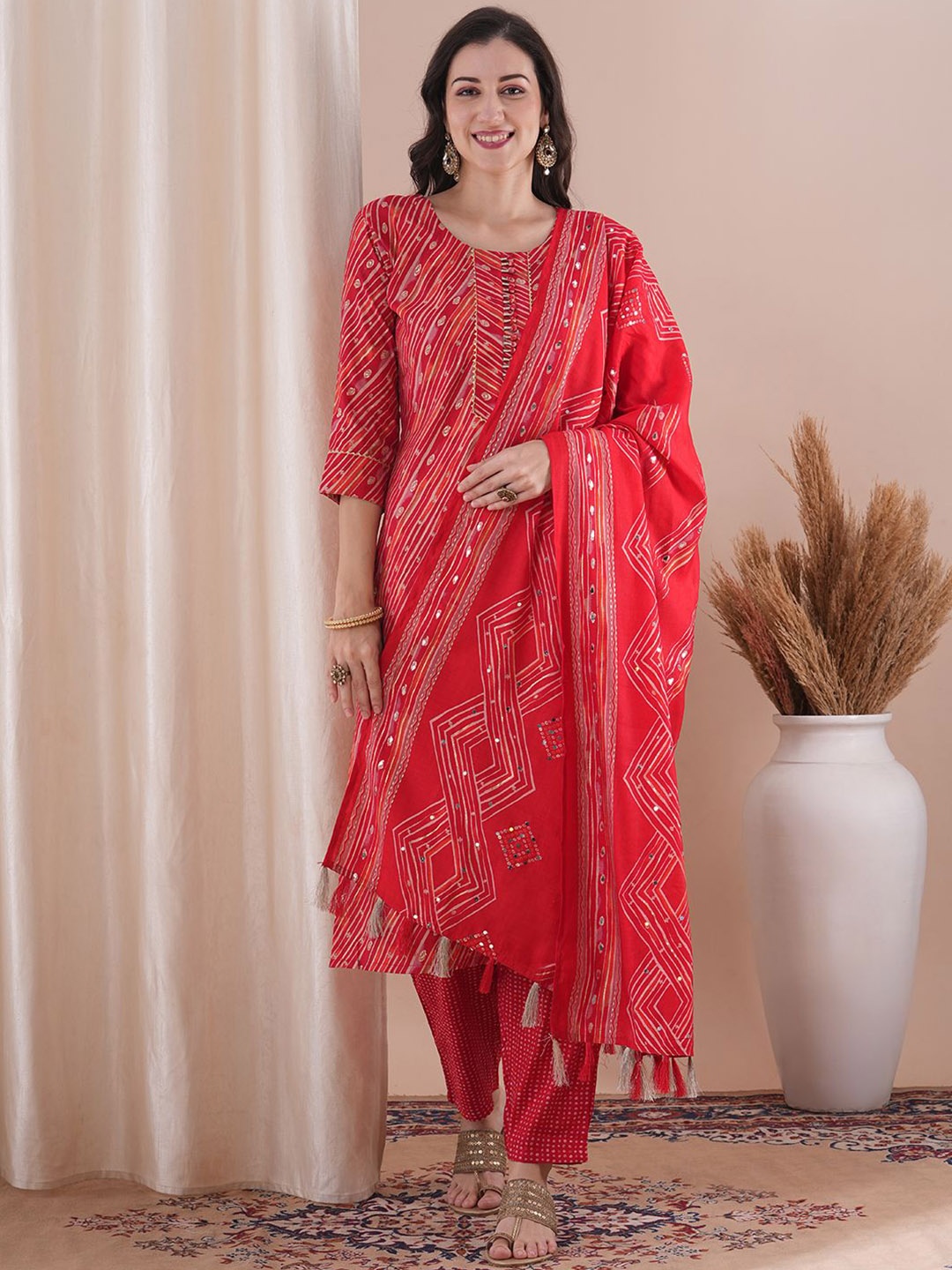 

FASHOR Printed Straight Kurta With Trousers & Dupatta, Red