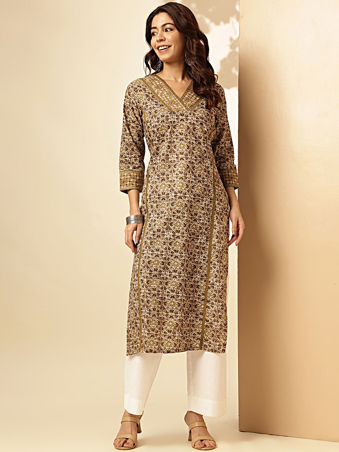 

Vbuyz Floral Printed V-Neck Sequined Straight Kurta, Beige