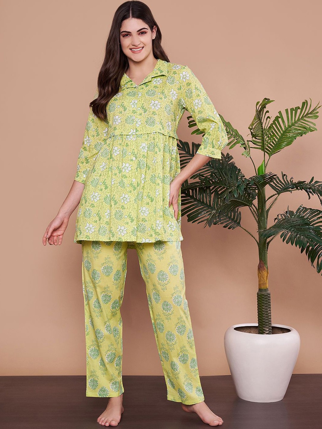 

ETC Women Floral Printed Pure Cotton Night Suit, Green