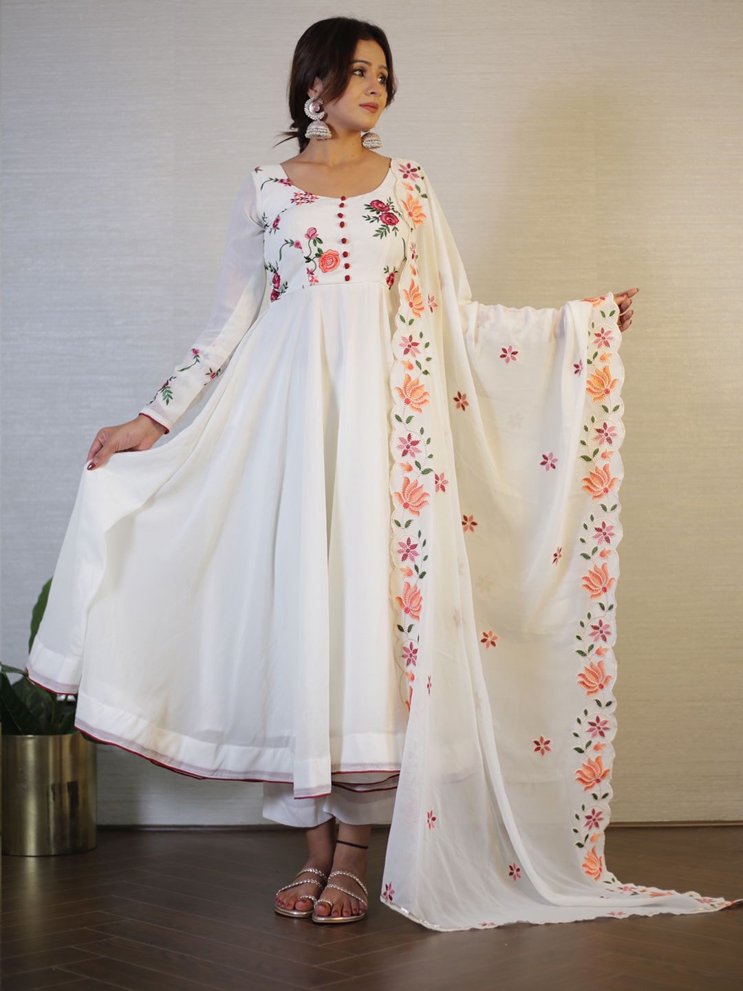 

Tanhai Floral Embroidered Round Neck Long Sleeves Georgette Kurta & Trouser & Dupatta, Off white