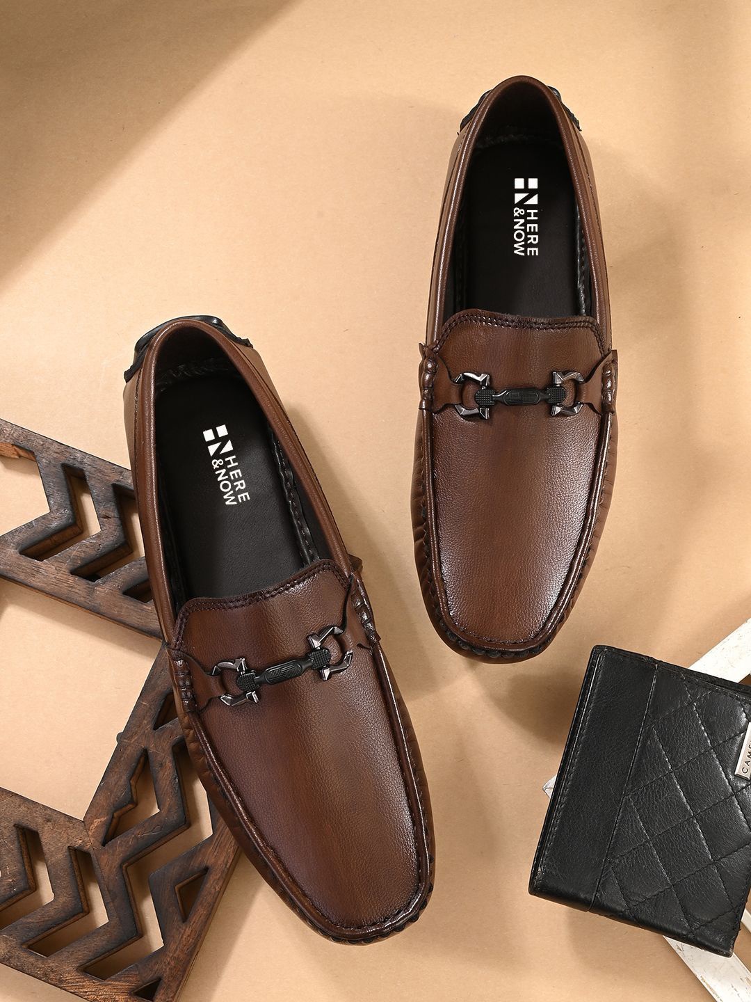 

HERE&NOW Men Round Toe Slip-On Loafers, Brown