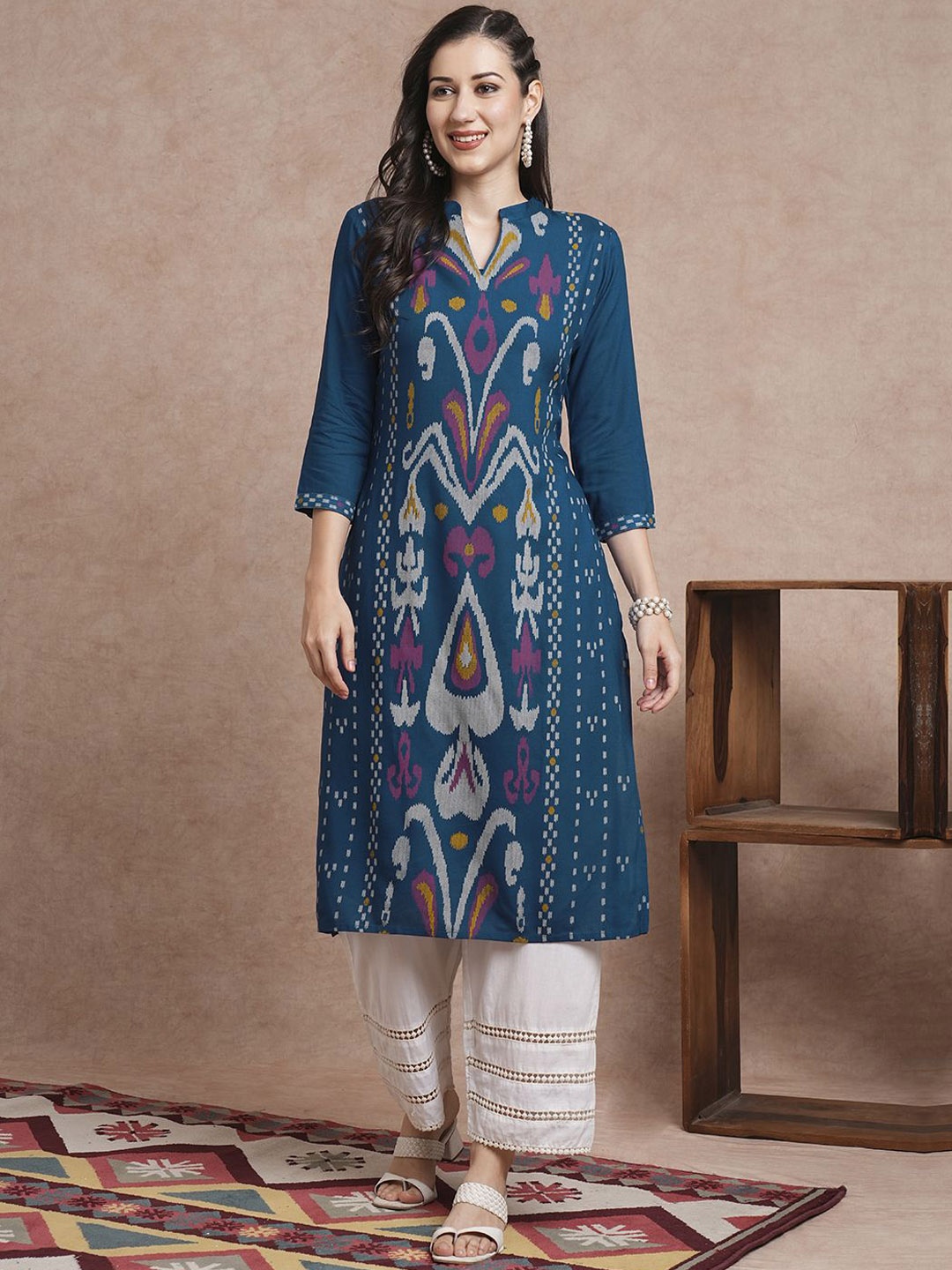 

FASHOR Ethnic Motifs Ikat Printed Straight Kurta, Blue