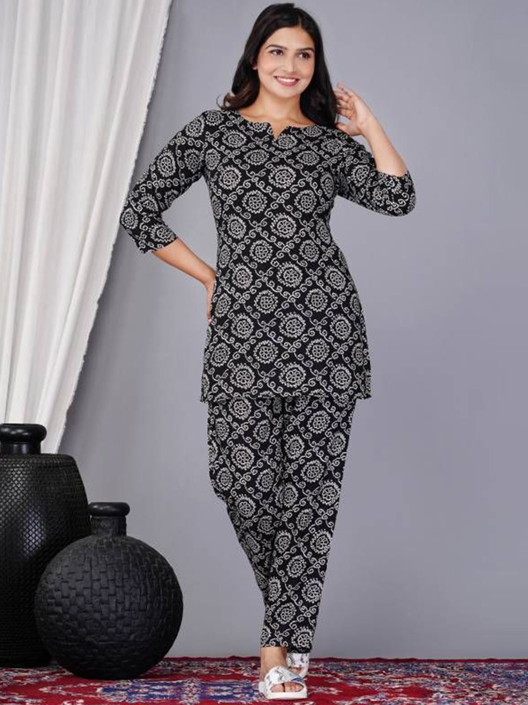 

vj fashion Printed Top With Pyjama Night Suit Set, Black