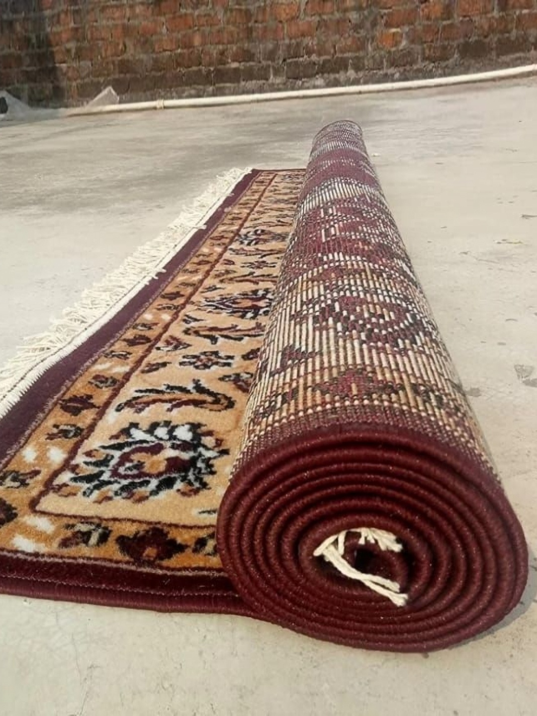 

Samjeeda Handloom carpets Coffee Brown Geometric Anti-Skid Polyester Carpet