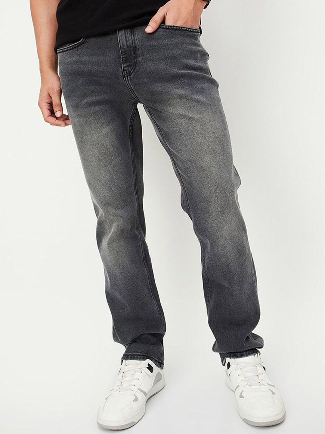 

max Men Regular Fit Mid-Rise Heavy Fade Jeans, Grey