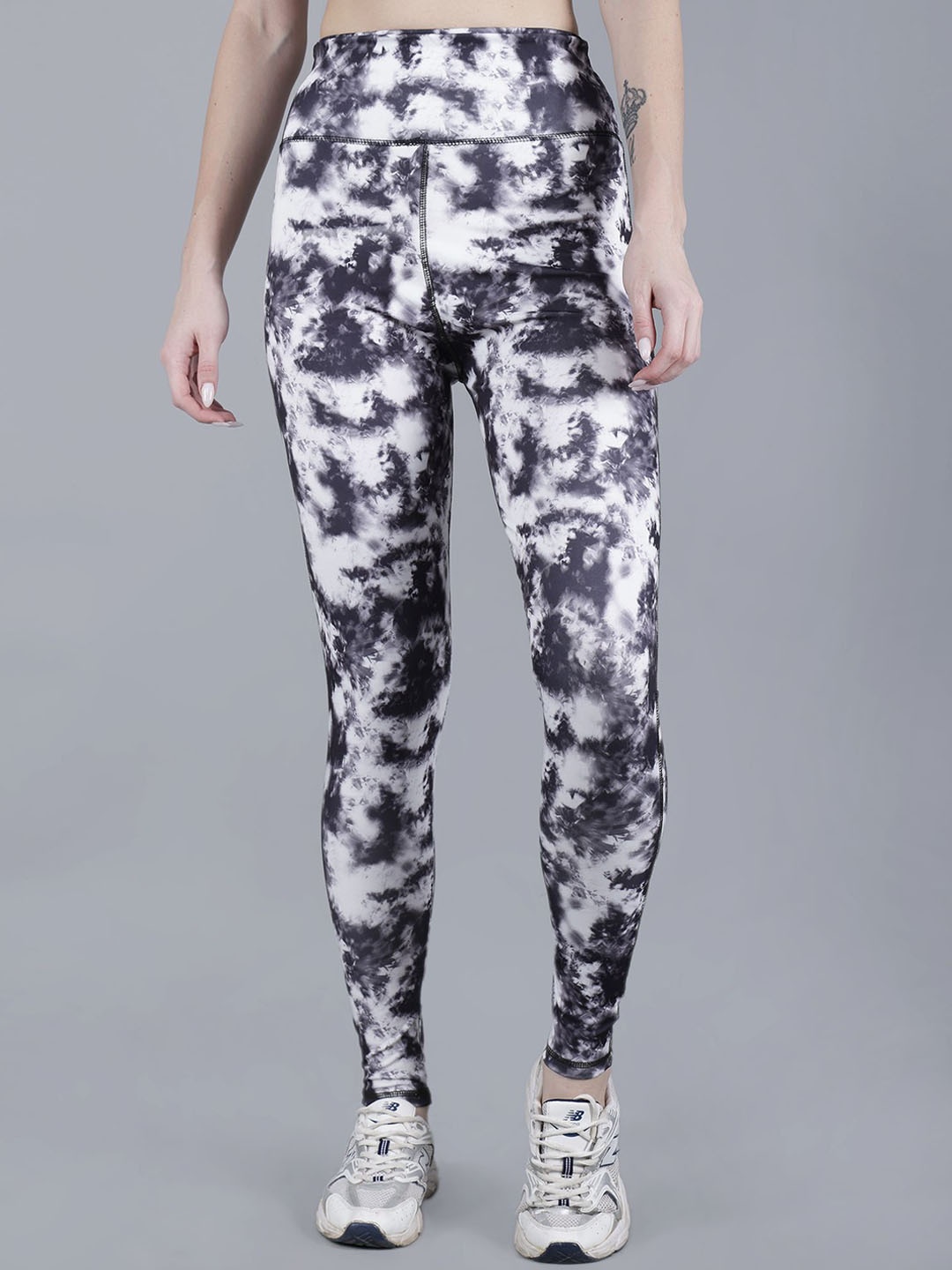 

DYWER Printed Ankle-Length Tights, Black