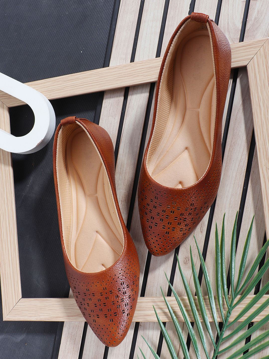 

sneakers villa Women Ballerinas Flats, Tan