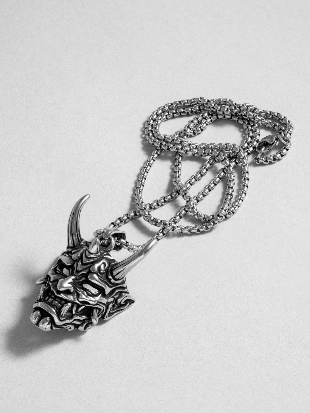 

BLACK MAMBA Men Silver-Plated Demon Pendant With Jared Chain