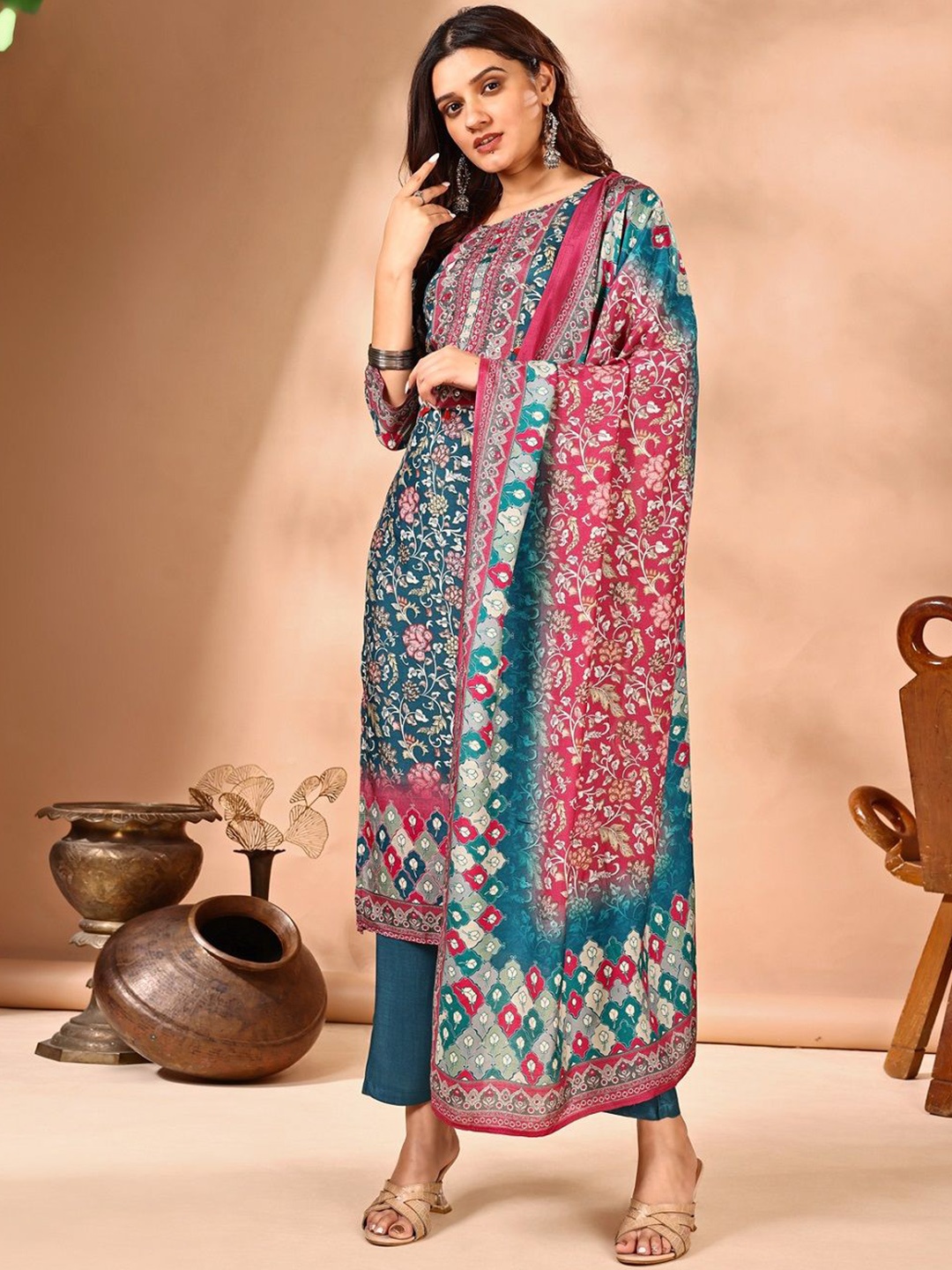 

JIVORA Floral Printed Round Neck Straight Kurta With Trousers & Dupatta, Blue