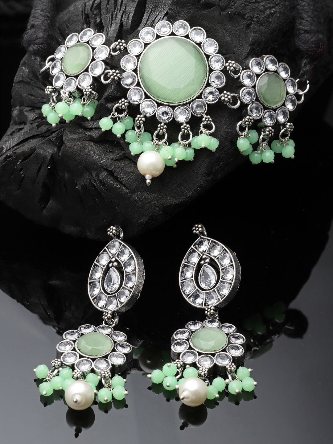 

Anouk Green Silver-Plated Kundan Stone Studded & Beaded Jewellery Set