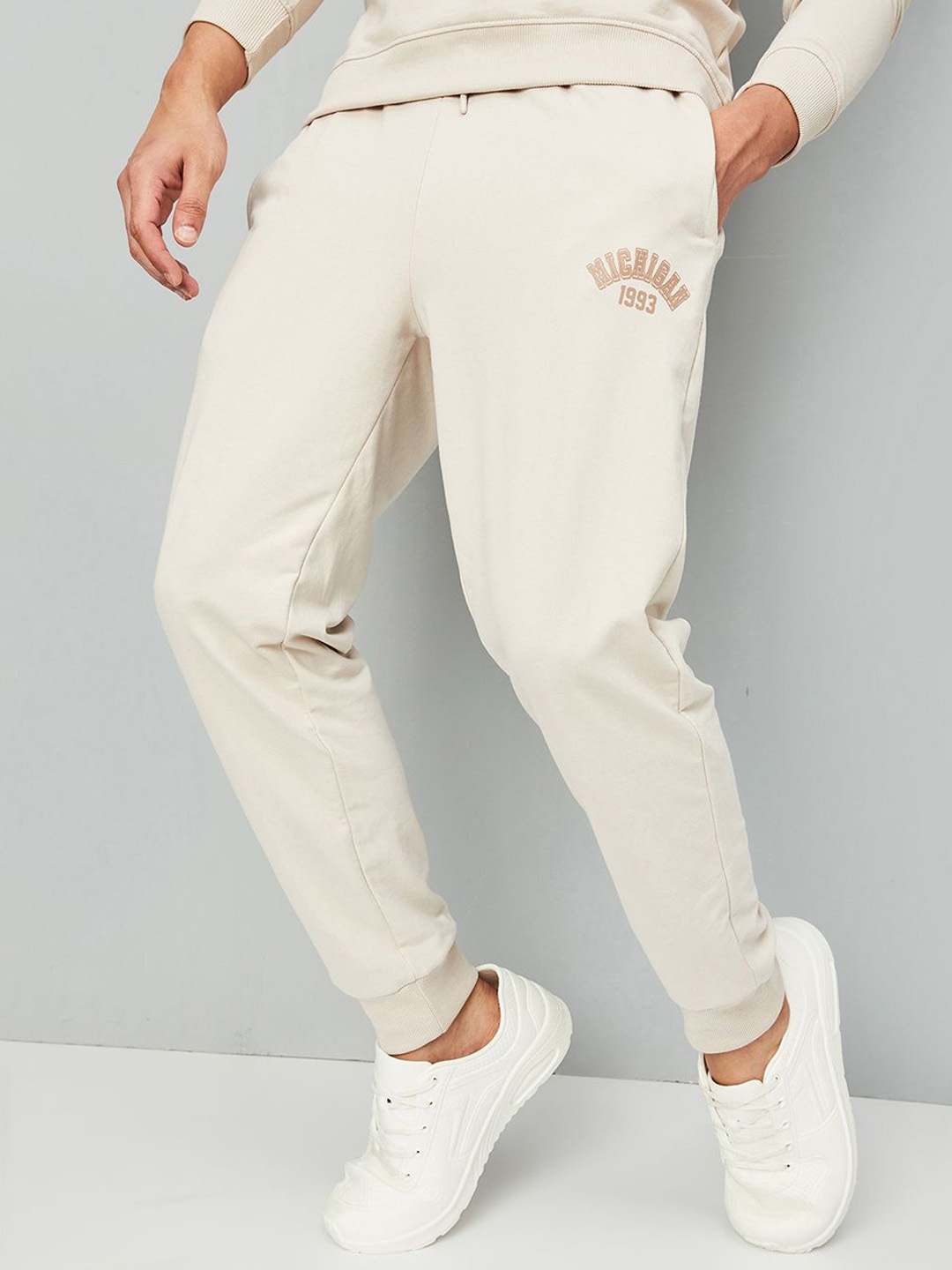

max Men Mid-Rise Regular Fit Joggers, Beige