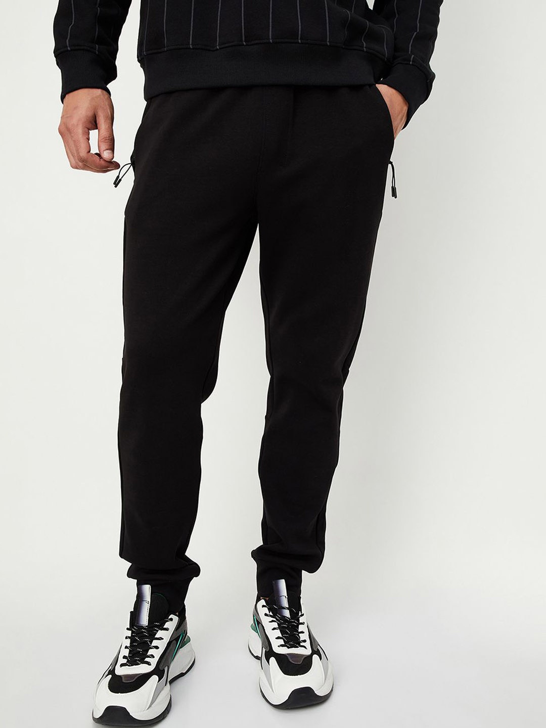 

max Men Regular Fit Mid-Rise Joggers, Black
