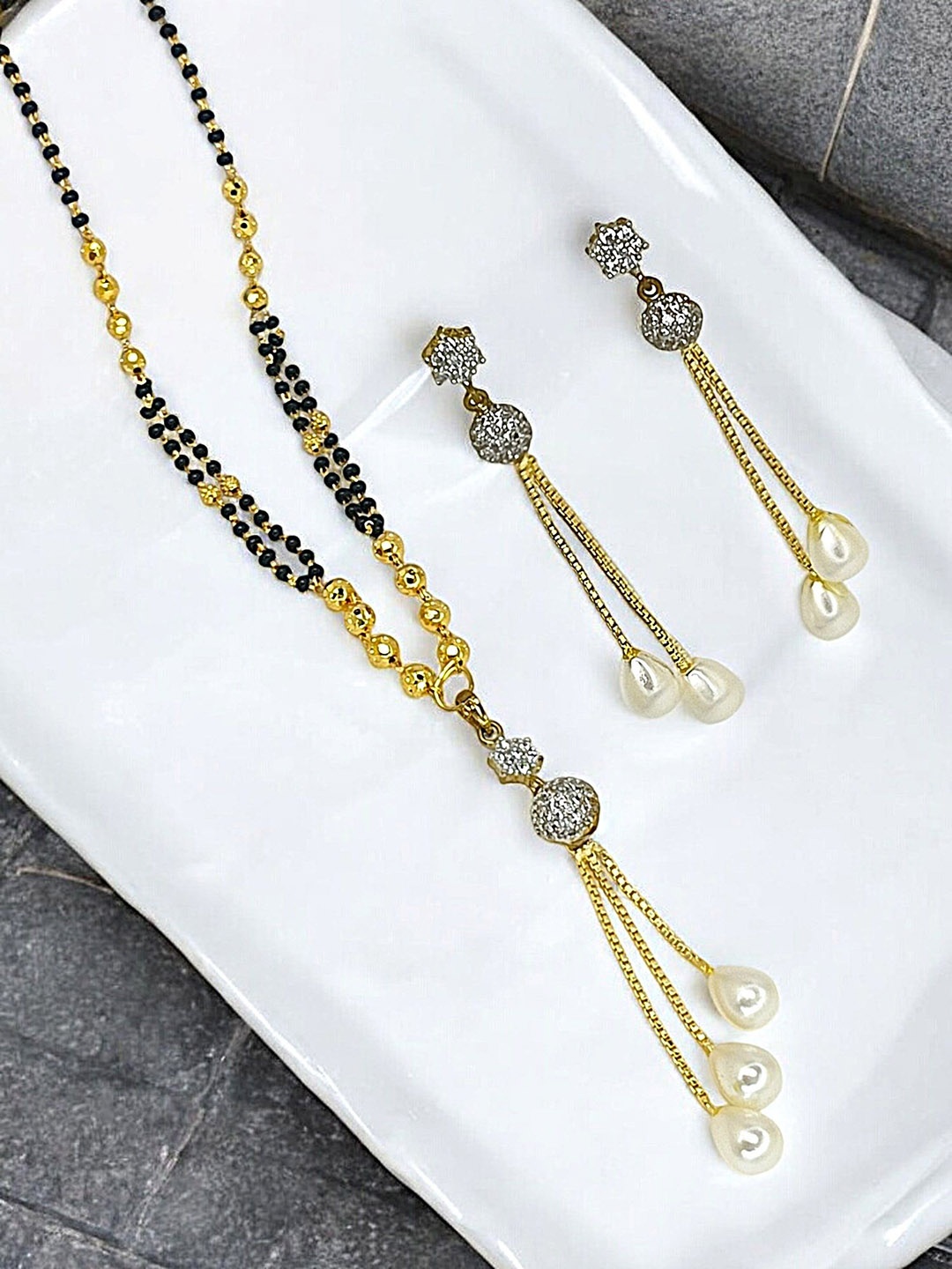 

9blings Gold-Plated Beaded Mangalsutra With Earrings