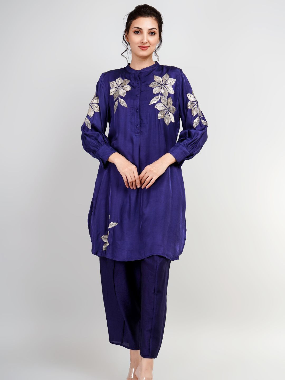 

Zolo Label Floral Embroidered Mandarin Collar Top With Trousers, Navy blue