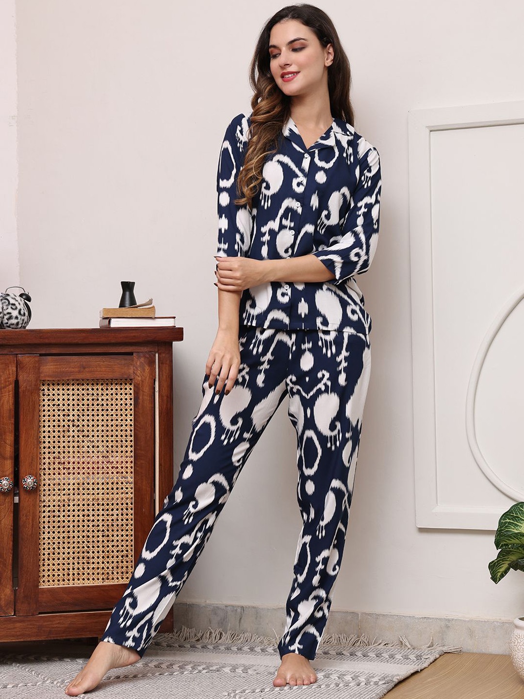 

Claura Women Printed Night suit, Navy blue